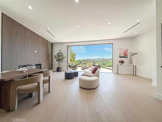 5134 Medina, Woodland Hills, CA 91364