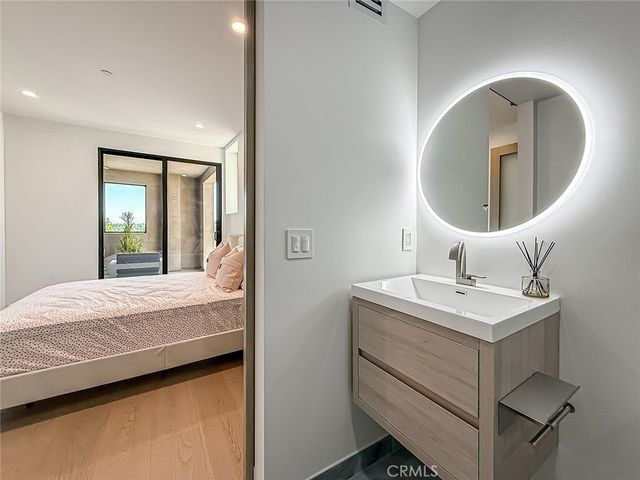 5134 Medina, Woodland Hills, CA 91364