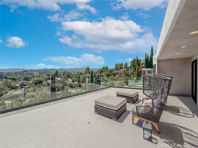 5134 Medina, Woodland Hills, CA 91364