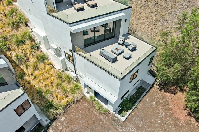 5134 Medina, Woodland Hills, CA 91364