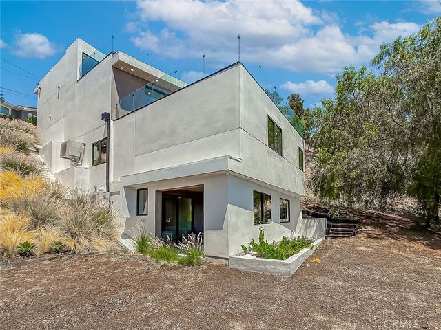 5134 Medina, Woodland Hills, CA 91364