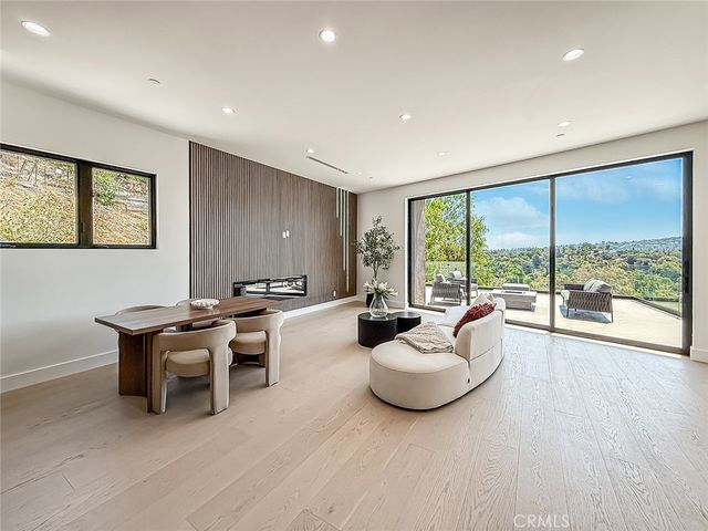 5134 Medina, Woodland Hills, CA 91364