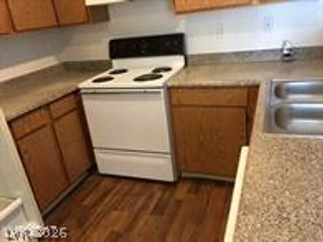 1871 COSMIC Drive, Las Vegas, NV 89115