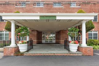 one portico ct, Great Neck, NY 11021