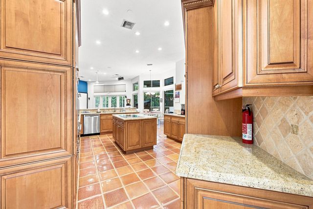 1960 HARTFORD Way, Coral Springs, FL 33071
