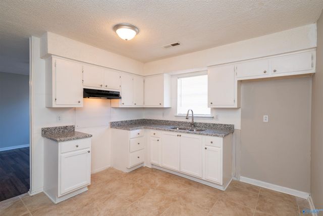 13728 Dart Circle, Athens, AL 35611