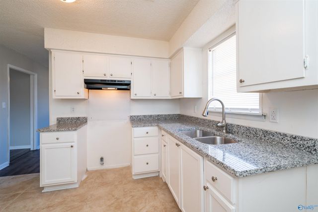 13728 Dart Circle, Athens, AL 35611