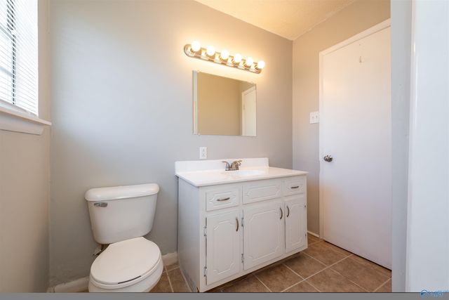 13728 Dart Circle, Athens, AL 35611