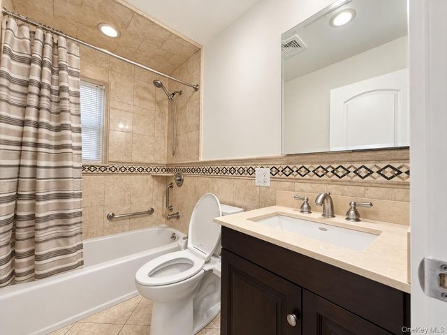 60 Topland Road, White Plains, NY 10605