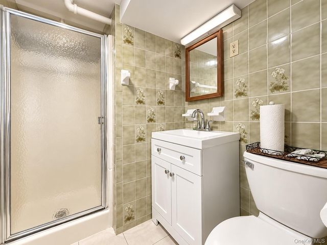 60 Topland Road, White Plains, NY 10605