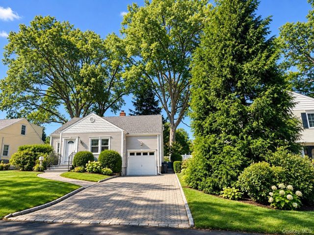 60 Topland Road, White Plains, NY 10605
