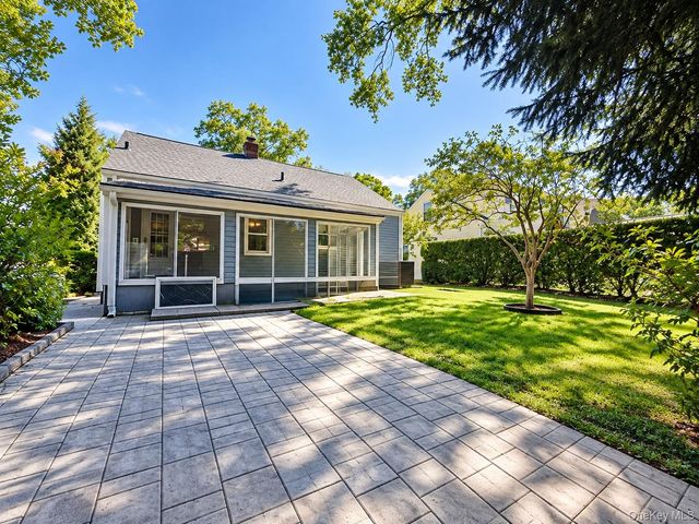 60 Topland Road, White Plains, NY 10605