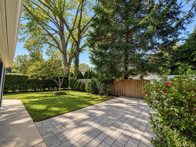 60 Topland Road, White Plains, NY 10605