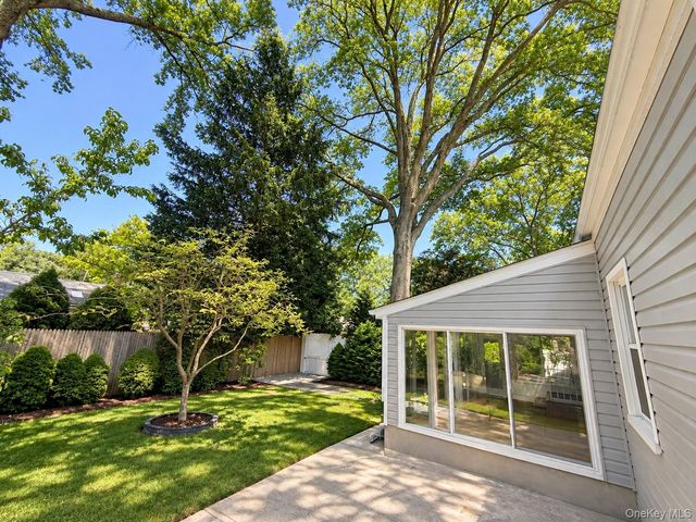 60 Topland Road, White Plains, NY 10605