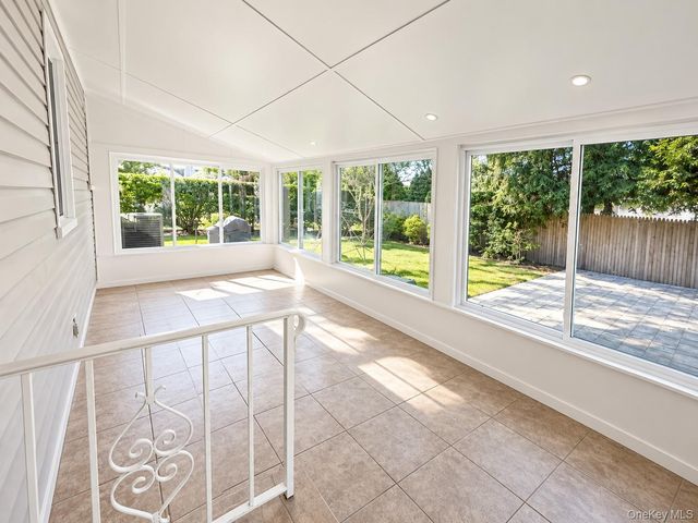 60 Topland Road, White Plains, NY 10605