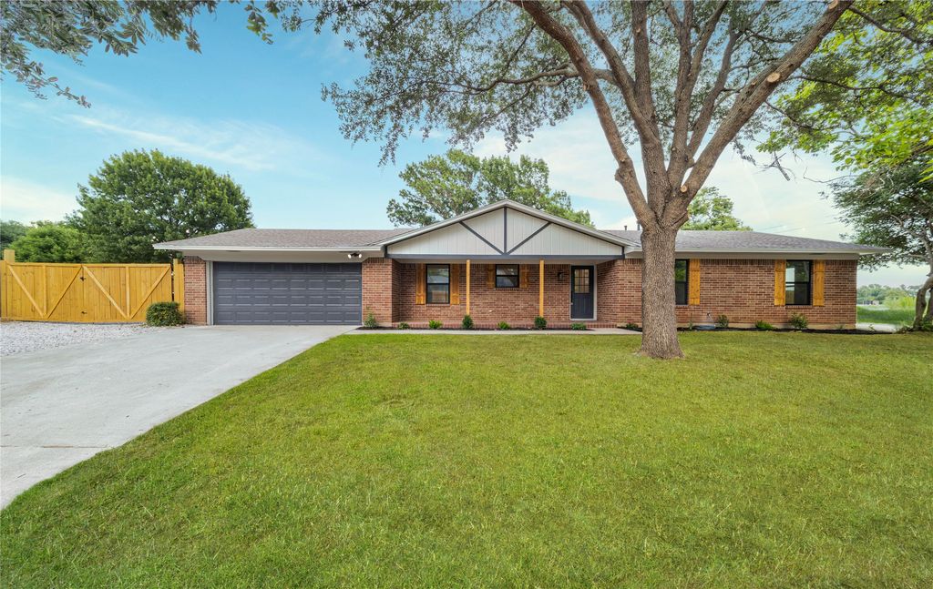 1902 Moonlight Drive, Denton, TX 76208