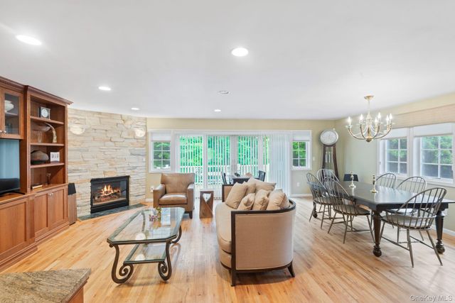 16 Lindbergh Circle, Huntington, NY 11743