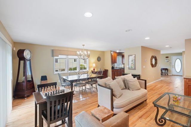 16 Lindbergh Circle, Huntington, NY 11743