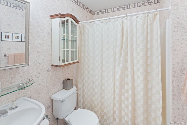 16 Lindbergh Circle, Huntington, NY 11743