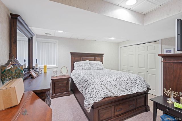 16 Lindbergh Circle, Huntington, NY 11743