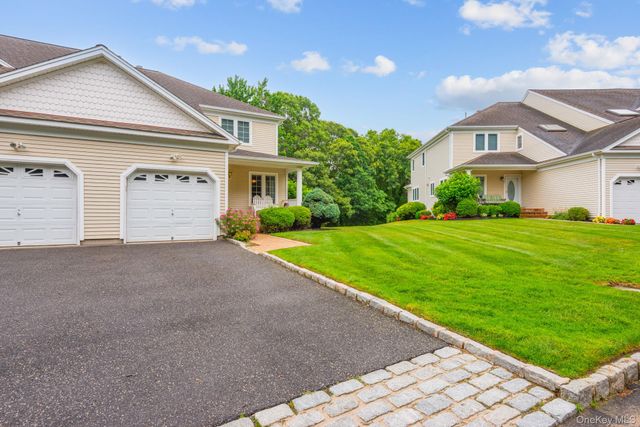 16 Lindbergh Circle, Huntington, NY 11743