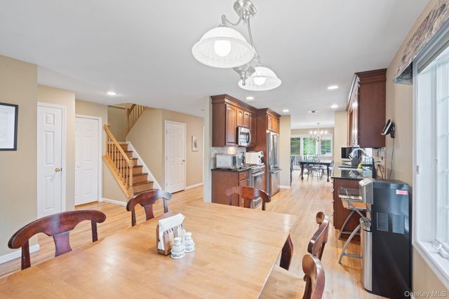 16 Lindbergh Circle, Huntington, NY 11743