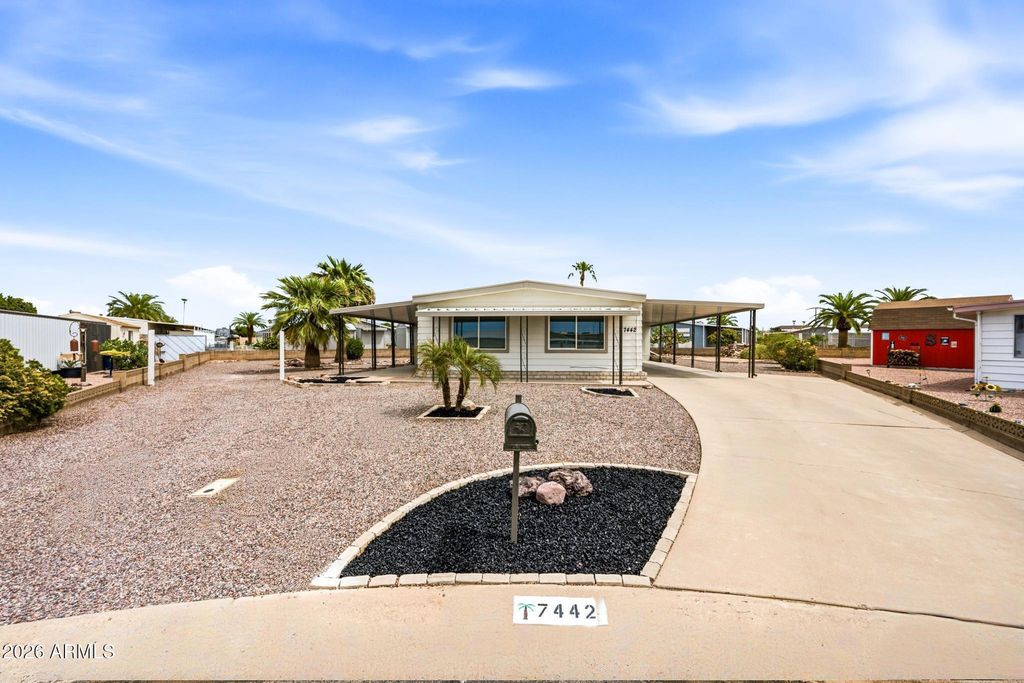 7442 E BOSAGA Way, Mesa, AZ 85208