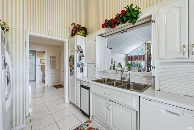 1690 E 250 N, Bluffton, IN 46714