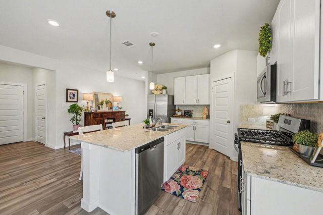 5842 Wayne Way, Rosenberg, TX 77471