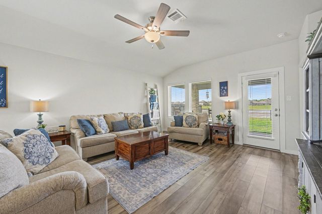 5842 Wayne Way, Rosenberg, TX 77471