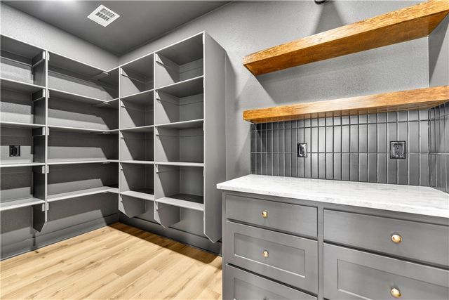 2702 Cortney Circle, Siloam Springs, AR 72761