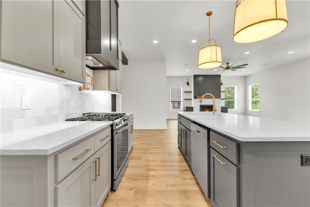 2702 Cortney Circle, Siloam Springs, AR 72761
