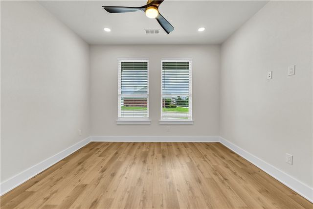 2702 Cortney Circle, Siloam Springs, AR 72761