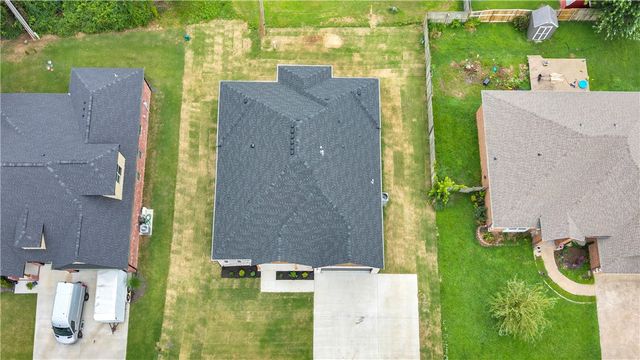 2702 Cortney Circle, Siloam Springs, AR 72761