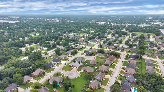 2702 Cortney Circle, Siloam Springs, AR 72761