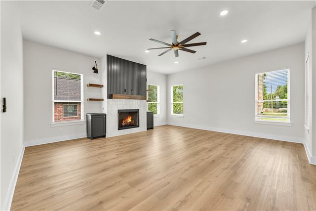 2702 Cortney Circle, Siloam Springs, AR 72761