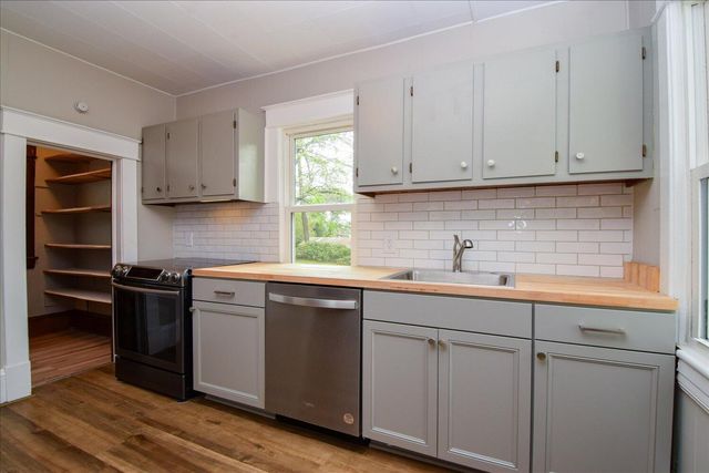 2249 Garden City BLVD, Roanoke, VA 24014