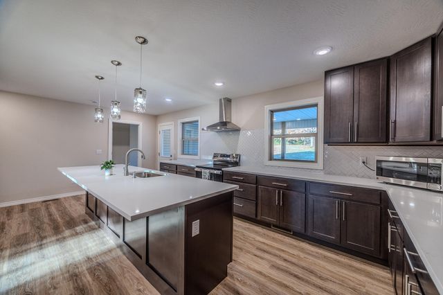 1560 Lacy Spring Drive, Marshfield, MO 65706