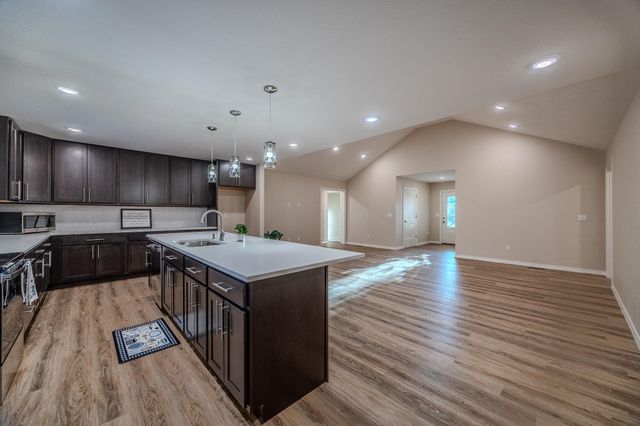 1560 Lacy Spring Drive, Marshfield, MO 65706