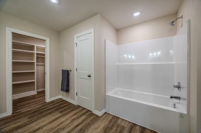 1560 Lacy Spring Drive, Marshfield, MO 65706