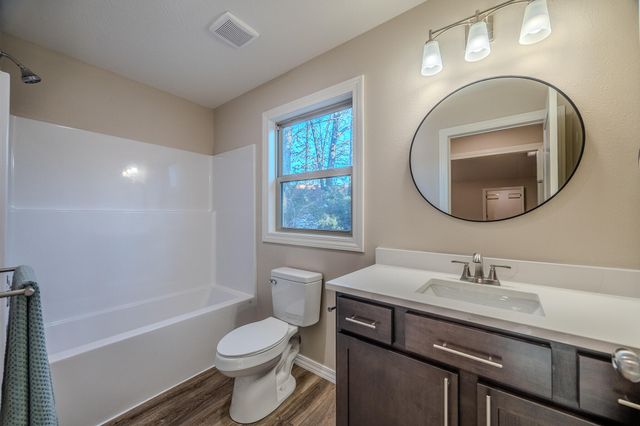 1560 Lacy Spring Drive, Marshfield, MO 65706