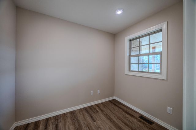 1560 Lacy Spring Drive, Marshfield, MO 65706