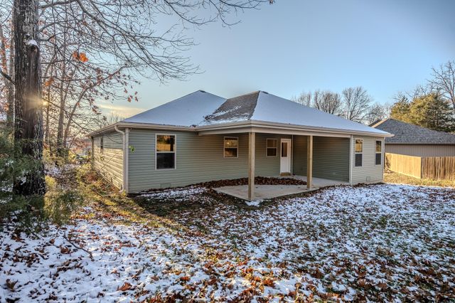 1560 Lacy Spring Drive, Marshfield, MO 65706