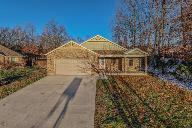 1560 Lacy Spring Drive, Marshfield, MO 65706