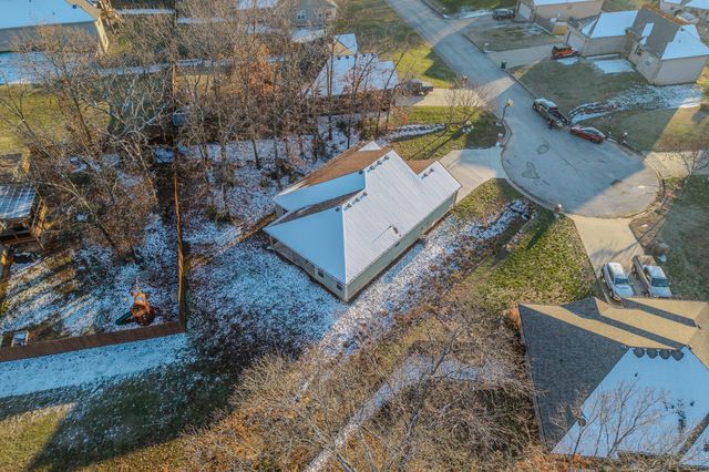 1560 Lacy Spring Drive, Marshfield, MO 65706