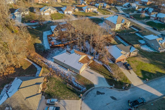 1560 Lacy Spring Drive, Marshfield, MO 65706