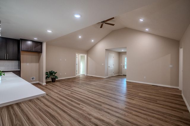 1560 Lacy Spring Drive, Marshfield, MO 65706