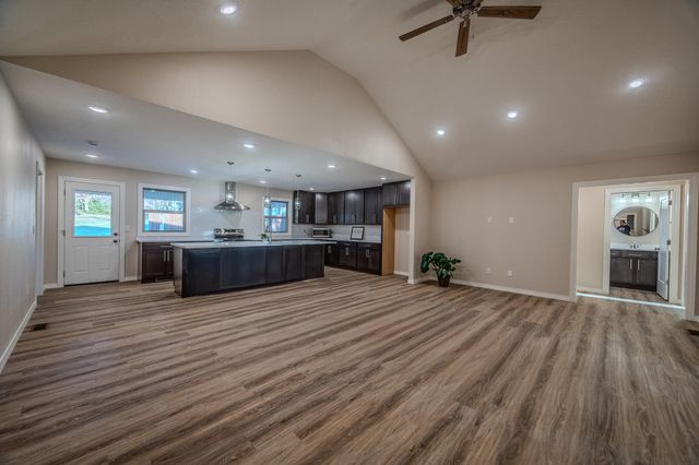 1560 Lacy Spring Drive, Marshfield, MO 65706