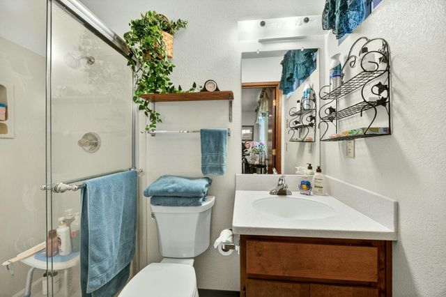 185 October Lane, Merlin, OR 97532