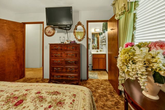 185 October Lane, Merlin, OR 97532